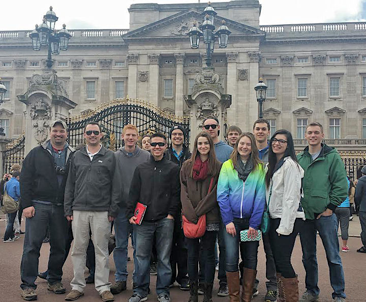 2015-nmc-study-abroad-students-in-london-en-route-to-south-africa.jpg