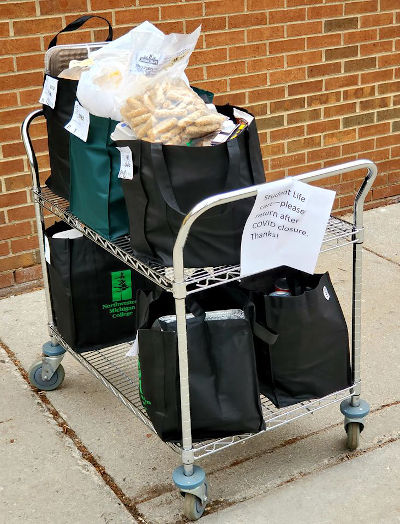 Food Pantry curbside pickup photo