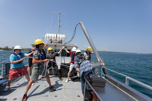 Great Lakes Water Studies Institute students aboard the R/V Northwestern