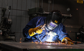 welding student